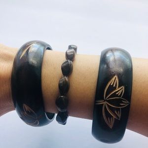 Lot of wide brown bronze bangle bracelets